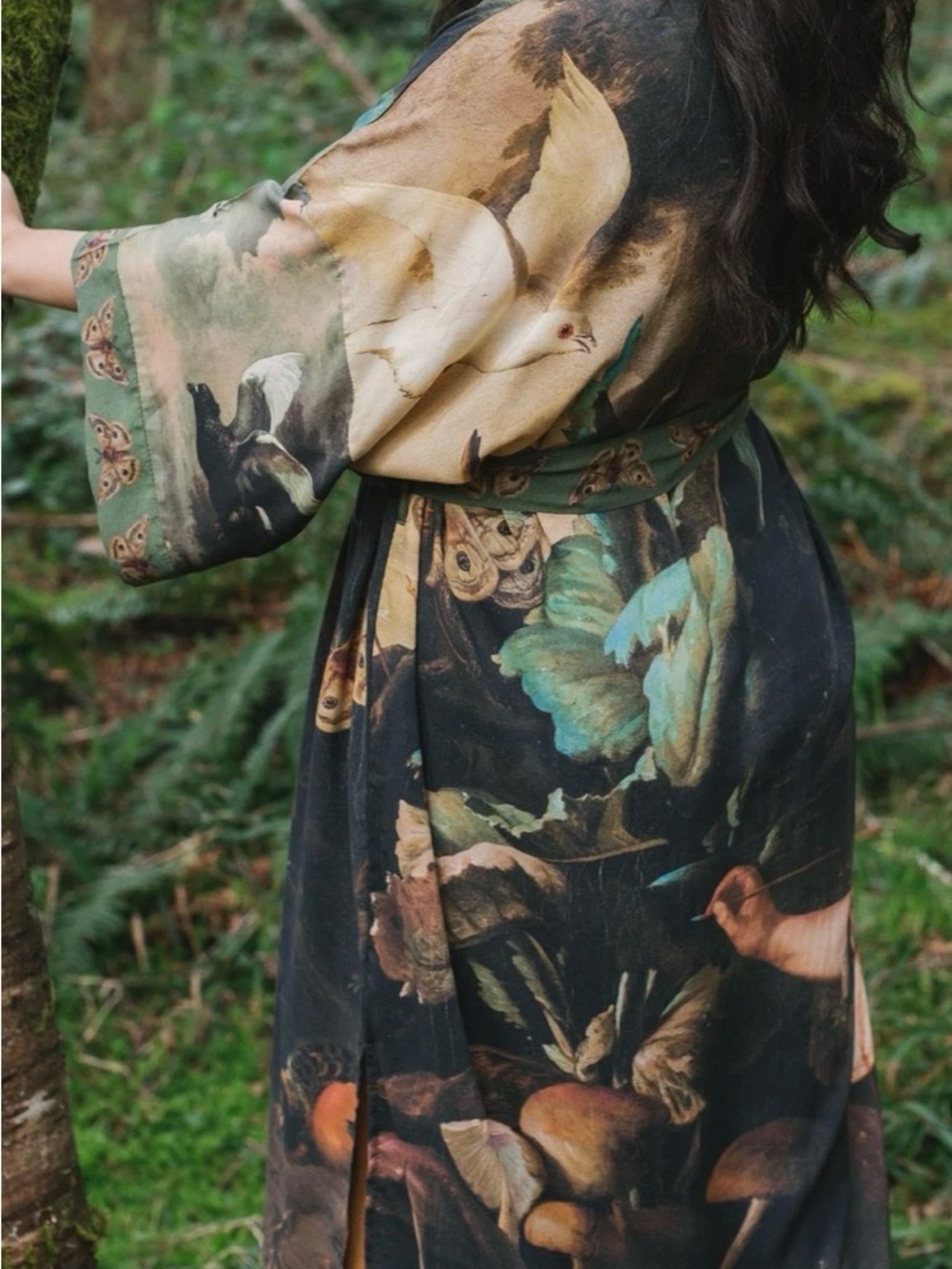 Market of Stars Heartwork Botanical Print Kimono Robe in Dark Green & Mustard - Picture 4 of 6